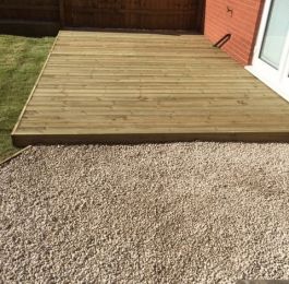 A small decking area, Hucknall, Nottingham: Click Here To View Larger Image